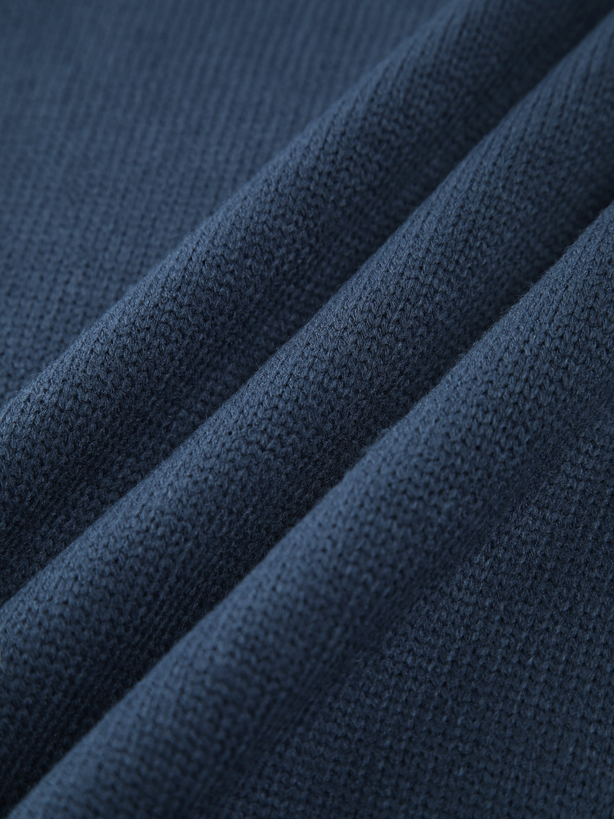 Bianca – Maglione a collo alto in maglia tinta unita